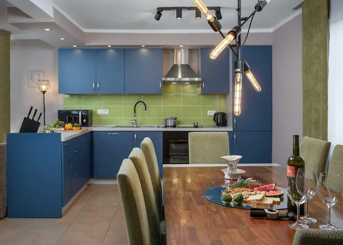 Вілла Astinian Puntizela Пула