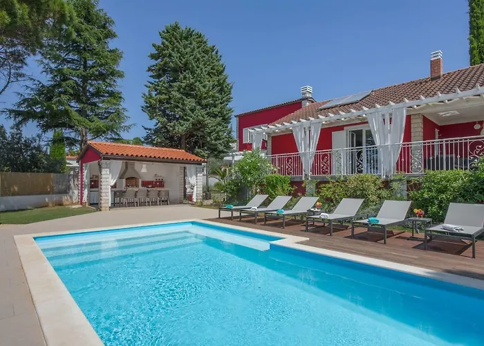 Вілла Astinian Puntizela Пула