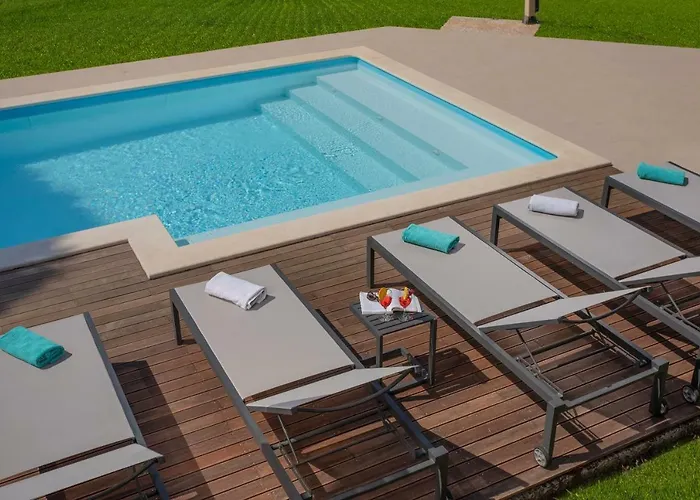 Astinian Puntizela Вілла Пула